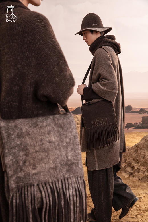 荷木HEMU丨毛毡 ·斜挎流苏小包 商品图2