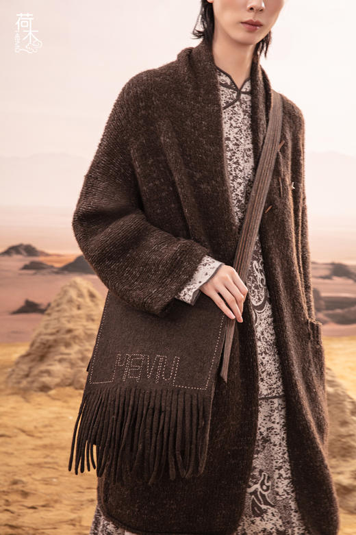 荷木HEMU丨毛毡 ·斜挎流苏小包 商品图0