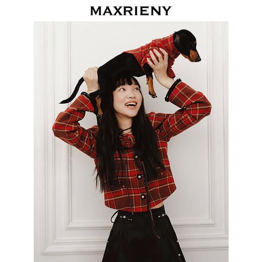 MAXRIENY【商场同款-节庆穿搭新年红】复古优雅感红格纹外套女(货号:MC85JA779) 商品图1
