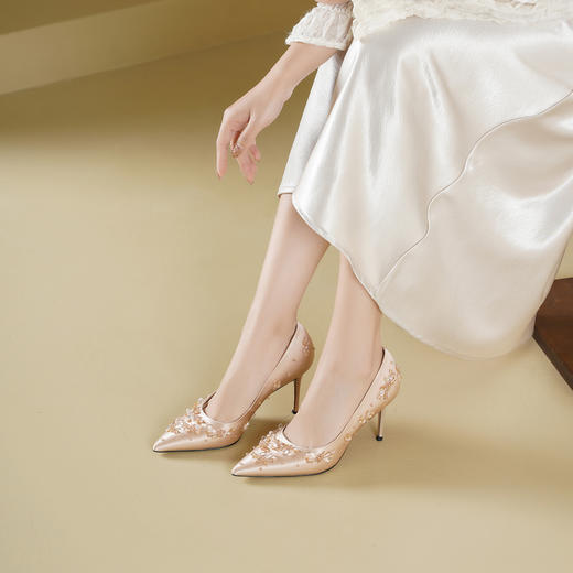 Westory2026年春季尖头高跟真丝布手工缝珠花东方韵味晚宴鞋婚鞋浅口单鞋W26AE50091 商品图1