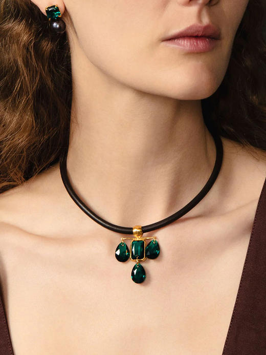 订购6周到｜Chan Luu-CAROLINE-吊灯 祖母绿色 皮革 吊坠 项链［美国设计师］ 商品图0