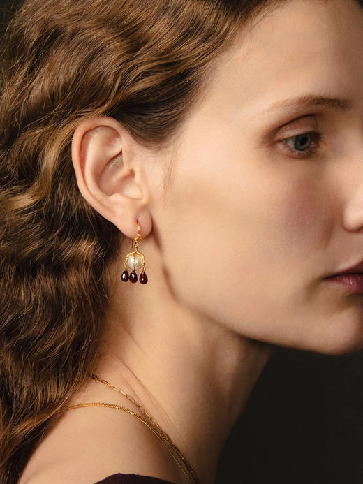 订购12周到｜Chan Luu-LARK-云雀 石榴石 淡水珍珠 耳环［美国设计师］ 商品图0