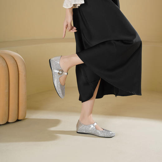 Westory2026年春季圆头满钻拼牛皮低跟玛丽珍单鞋休闲舒适百搭浅口鞋S26AE50481 商品图5