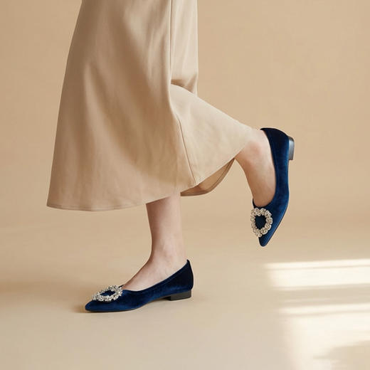 Westory2026年春季平跟尖头天鹅绒配心形仿钻扣套包舒适百搭通勤浅口单鞋W26AE50021 商品图10