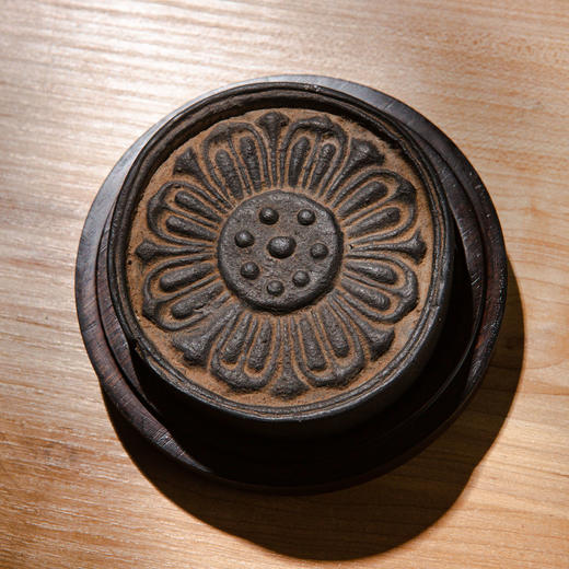 南北朝“莲花”瓦当制砚 商品图4