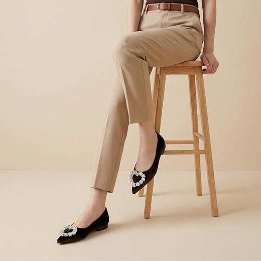 Westory2026年春季平跟尖头天鹅绒配心形仿钻扣套包舒适百搭通勤浅口单鞋W26AE50021 商品图7