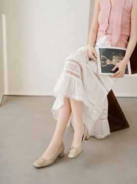 西村名物2025年秋季新款舒适低跟优雅方扣精致浅口单鞋U25CE30131