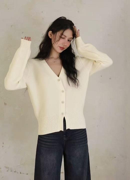 清了！清！不支持退货【自营】【韩系毛衣】米色斜开扣～短款宽螺纹开衫毛衣-喜出 商品图2