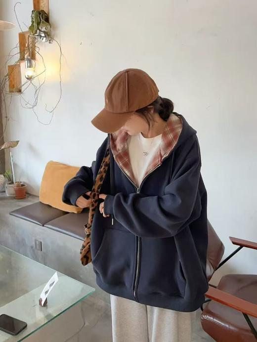 女王节抢购价-不支持退【自营】🔥🔥加绒厚款【内里颗粒绒】宽松大版（内里拼格子）连帽休闲卫衣拉链外套-喜出 商品图2