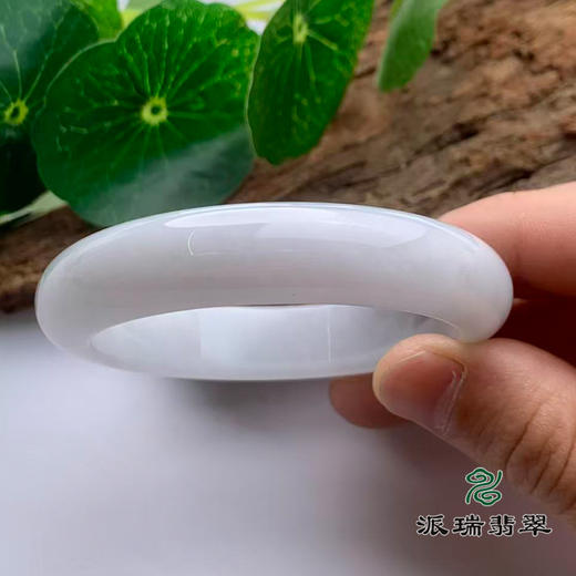 派瑞翡翠 翡翠手镯 糯种 绿白色 商品图2