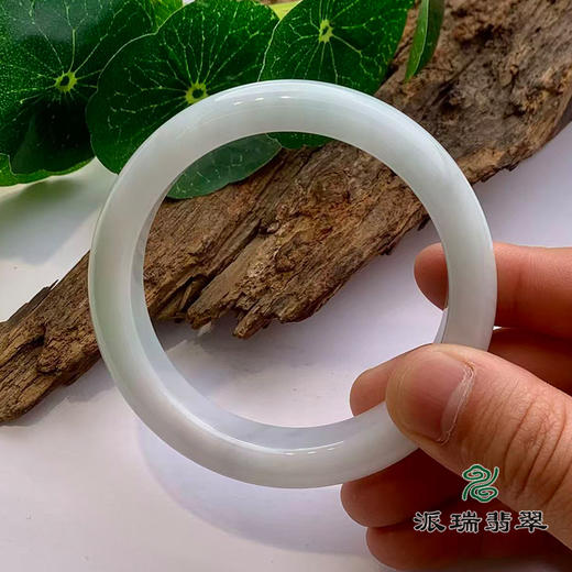 派瑞翡翠 翡翠手镯 糯种 春彩 商品图3
