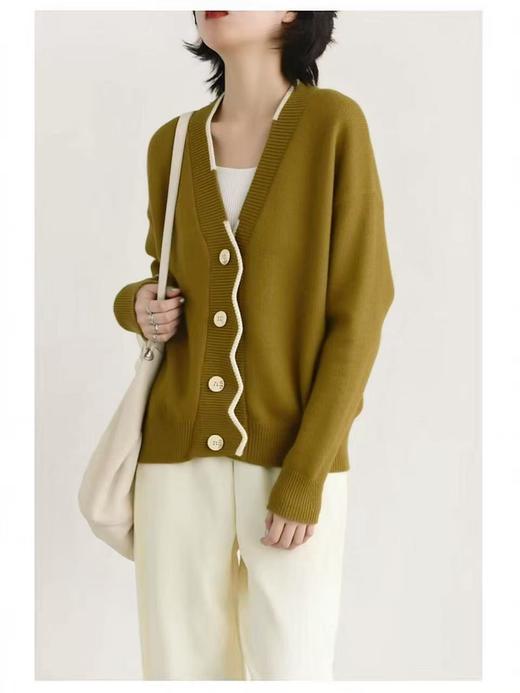 【韩系毛衣】芥末色～四粒扣波浪边拼色开衫毛衣-喜出 商品图1