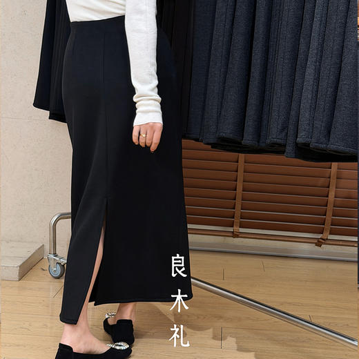【特价不退换】【预售7天】良木礼后开叉半裙（厚鱼鱼）（D251102780） 商品图1