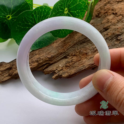 派瑞翡翠 翡翠手镯 糯种 浅绿色 商品图3