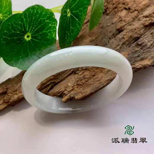 派瑞翡翠 翡翠手镯 糯种 浅绿色 商品图0