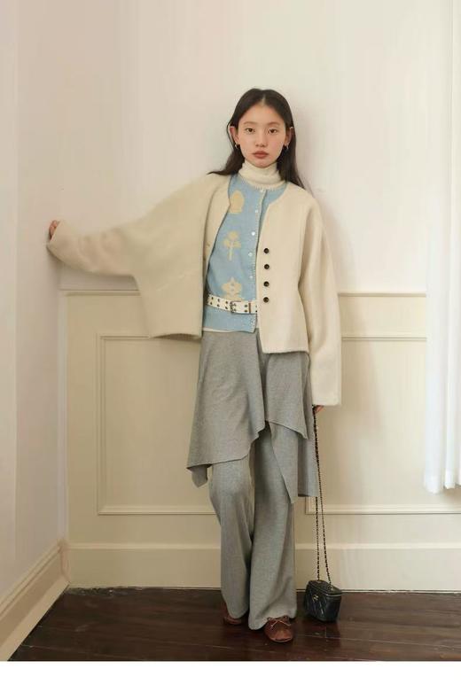 女王节抢购价-不支持退【自营】最后样衣，有些脏，不支持退货，能接受再下单哦【双面尼】（69.8%绵羊毛）24267小个子廓形短款羊毛双面尼大衣-喜出 商品图3