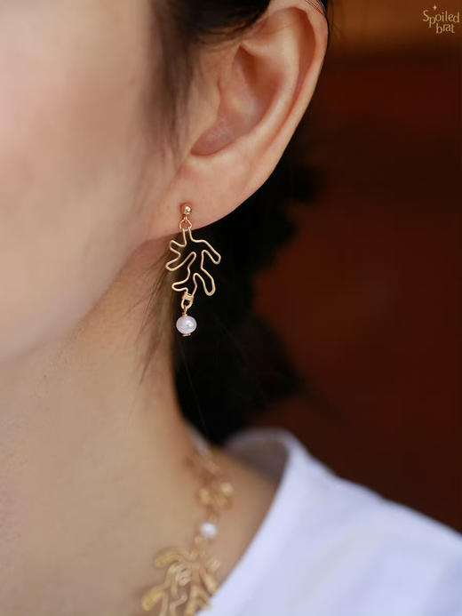SpoiledBrat Jewelry珊瑚系列｜海蓝宝珍珠磷灰石不对称耳环 商品图3