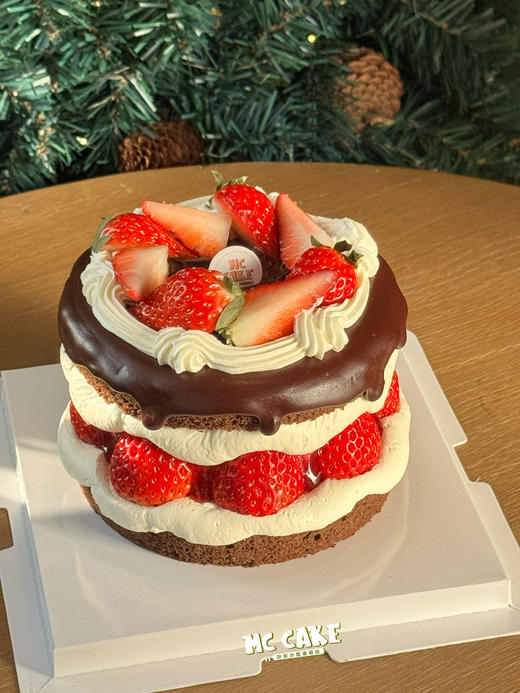 草莓布蕾巧克力蛋糕 商品图2