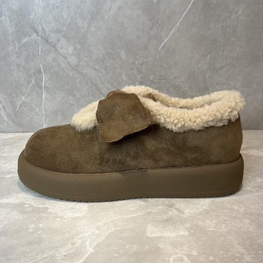 西村名物2025年冬季新款厚底防滑蝴蝶结饰扣毛绒内里舒适保暖毛毛鞋T25DM40051 商品图3