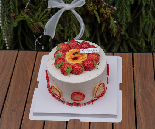 【草莓奶皮子蛋糕】特调草莓奶油+新鲜草莓肉+内蒙奶皮子+酸奶芝士（提前一天预定） 商品图0