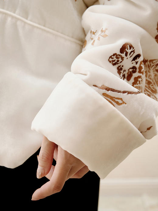 盛唐牡丹 | 丝绒烫金花扣夹棉外套 商品图5