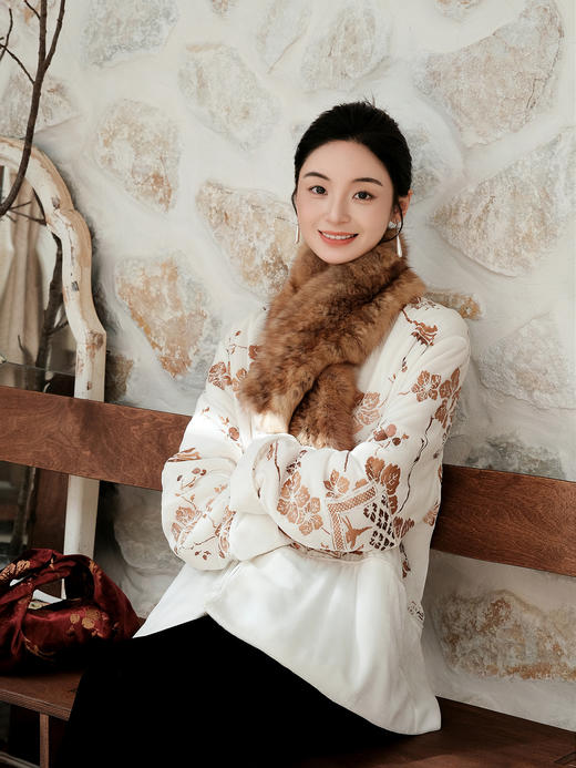 盛唐牡丹 | 丝绒烫金花扣夹棉外套 商品图6