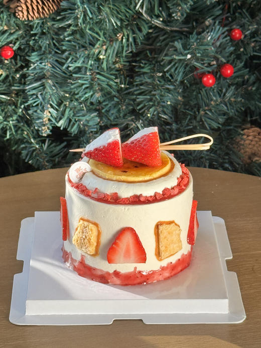 草莓奶皮子【香草布蕾+可可戚风胚+奶皮子酸奶+鲜乳奶皮子+红颜草莓+草莓果酱】 商品图1