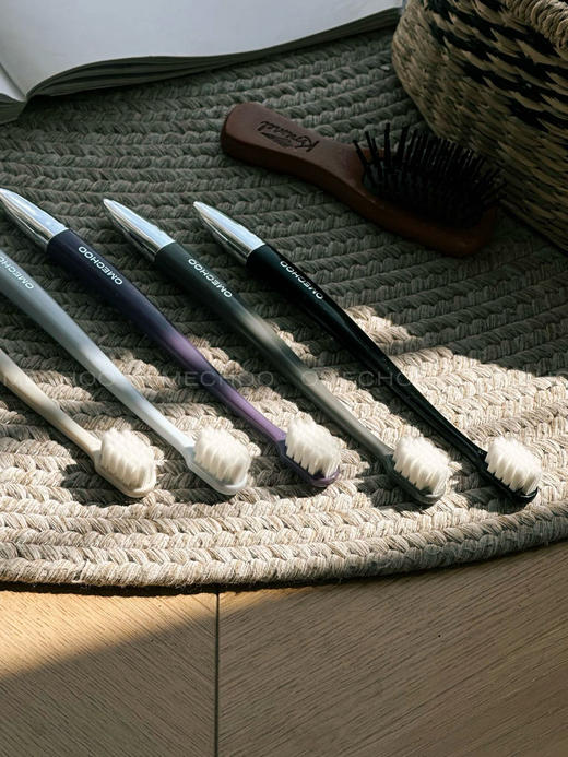 【OMECHOO欧米丘·镀银纳米抗菌万毛牙刷】打造奢护级口腔护理牙刷18支*盒【福利品】 商品图2