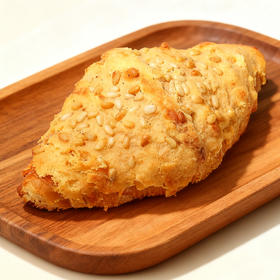 咸蛋黄松子可颂