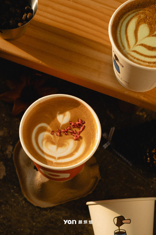 草莓酥拿铁 商品图0