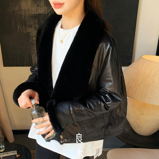 【预售7天】良木礼绵羊皮鹅绒外套（D251102771） 商品图4