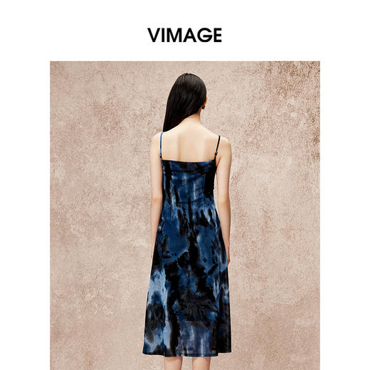 VIMAGE纬漫纪秋季新款露背高腰显瘦修身晕染印花吊带连衣裙V2207802 商品图4