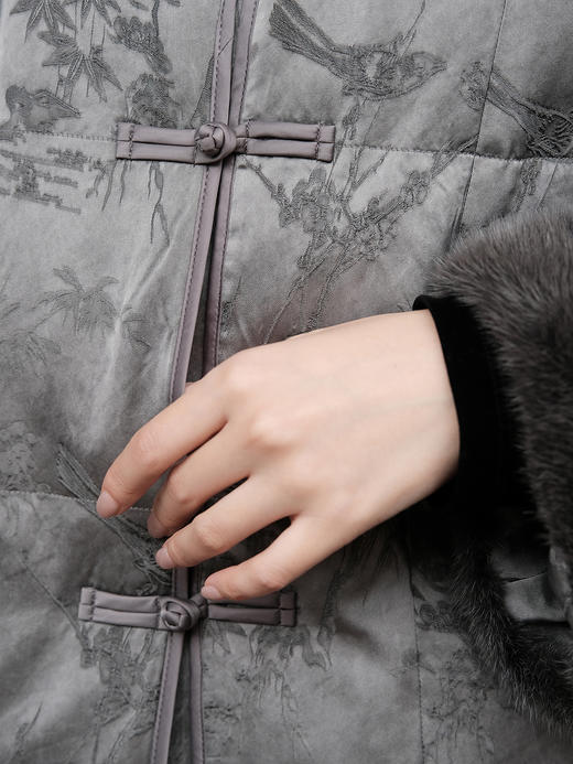 盛唐牡丹| 深灰提花对襟水貂羽绒服 商品图3