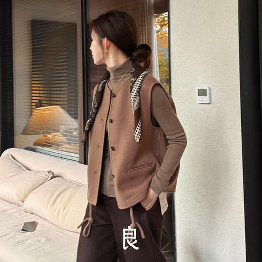 【特价不退不换】【部分现货】良木礼羊绒马甲（D2582100） 商品图5