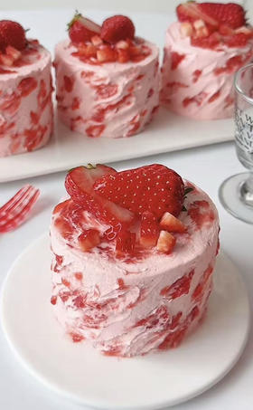 冬日限定--草莓蛋糕
