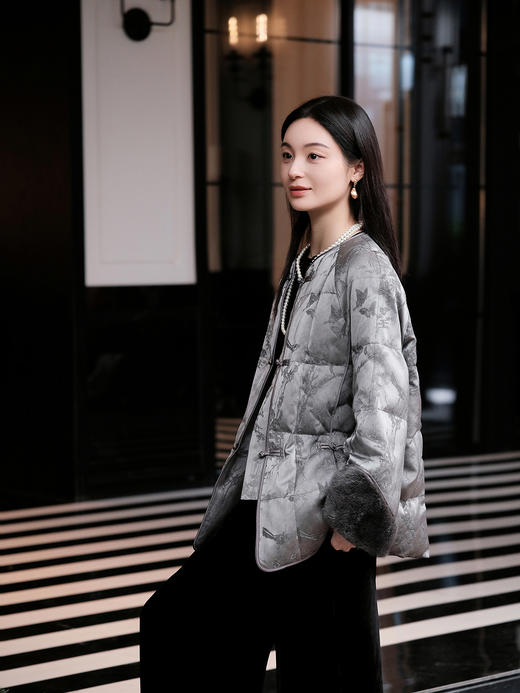 盛唐牡丹| 深灰提花对襟水貂羽绒服 商品图6