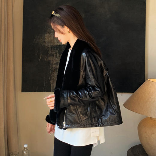 【预售7天】良木礼绵羊皮鹅绒外套（D251102771） 商品图2