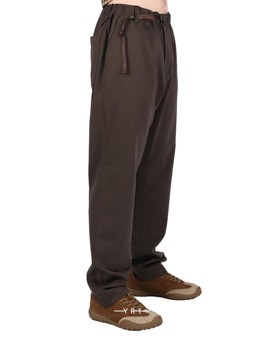 White Mountaineering | 腰带弹力锥形裤 商品图1