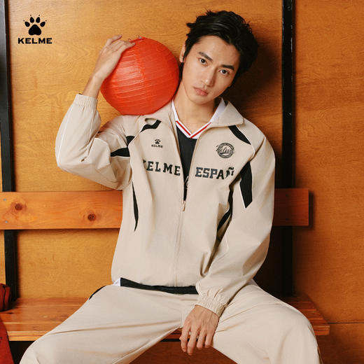 卡尔美有球必应男士立领梭织外套6614WT1015 商品图1