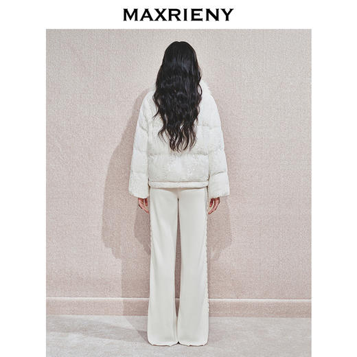 MAXRIENY【商场同款】精致日常羽绒服冬款立体花设计保暖外套(货号:MC85DC508) 商品图3