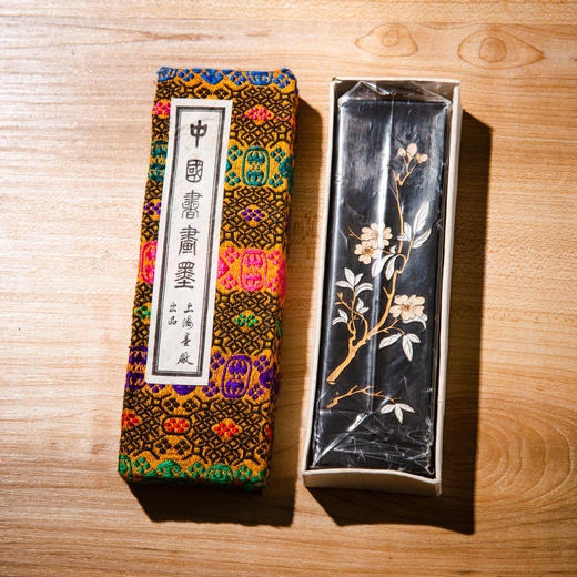 70年代上海墨厂制“铁斋翁书画宝墨”（稀有圆花） 商品图2