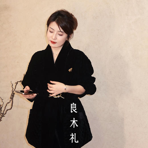 【预售7天】良木礼丝绒外套（1780） 商品图2