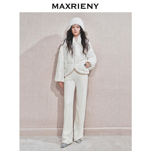 MAXRIENY【商场同款】精致日常羽绒服冬款立体花设计保暖外套(货号:MC85DC508) 商品图1