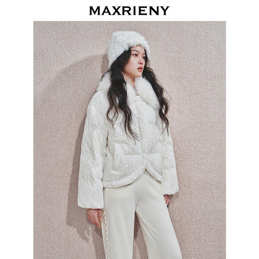 MAXRIENY【商场同款】精致日常羽绒服冬款立体花设计保暖外套(货号:MC85DC508) 商品图2