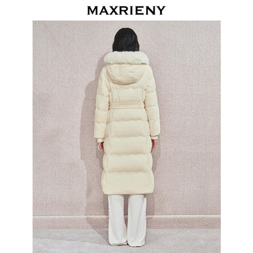 MAXRIENY【时髦暖冬-商场同款】复古新中式亮片刺绣丝绒羽绒服女(货号:MC85DC514) 商品图3