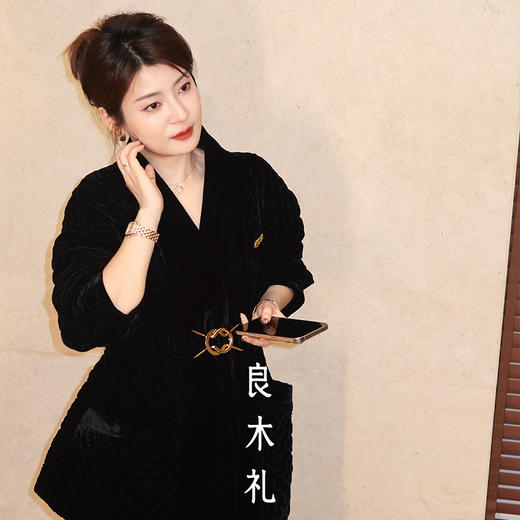 【预售7天】良木礼丝绒外套（1780） 商品图3