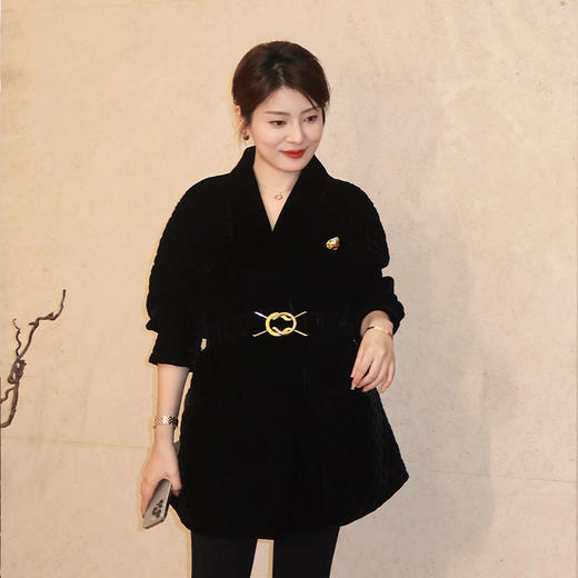 【预售7天】良木礼丝绒外套（1780） 商品图1