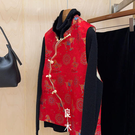 【特价不退换】【预售7天】良木礼国风水貂毛马甲（1795） 商品图1