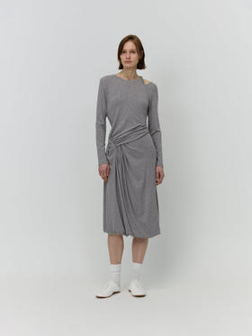 露肩纽结连衣裙