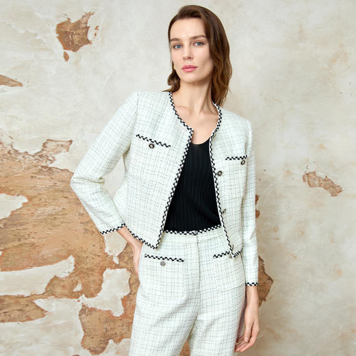 EITIE爱特爱气质圆领小香风撞色百搭显瘦通勤短外套春季新款8103801 商品图3